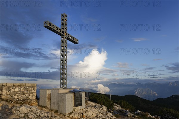 Europakreuz summit cross on Alberfeldkogel