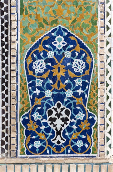 Close-up of tilework at Nadir Divan-begi Madrasah