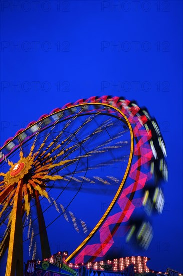 Ferris wheel at dusk