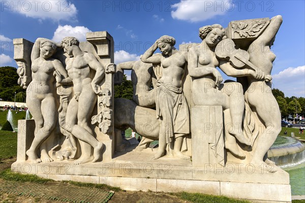 Sculpture La joie de vivre of Leon-Ernest Drivier
