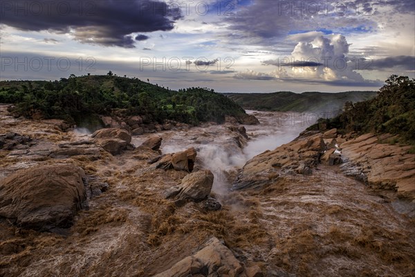 Raging Betsiboka River near Mahajanga