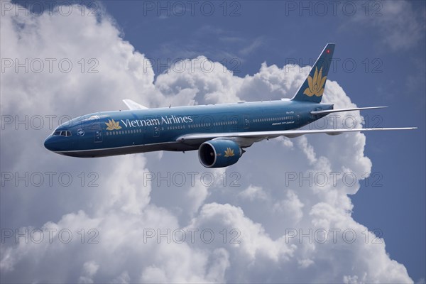 VN-A150 Vietnam Airlines Boeing 777-2Q8 ER in flight