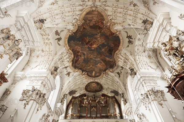 Vault and organ loft of the baroque Church of St. Mang