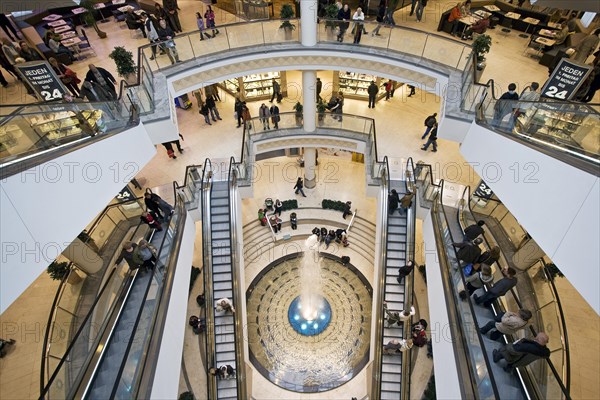 Shopping center Limbeckerplatz Platz
