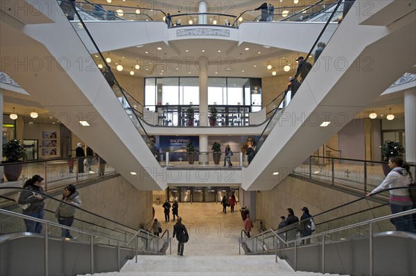 Shopping center Limbeckerplatz Platz