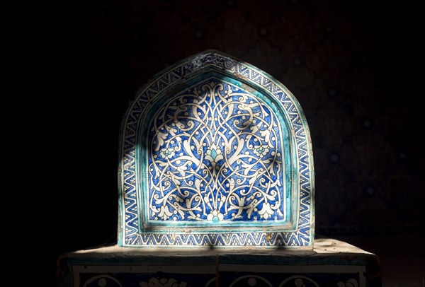 Tiled tomb at Mausoleum of Makhmud Pakhlavan