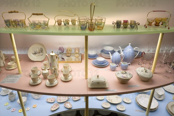 Tableware from the 1950s