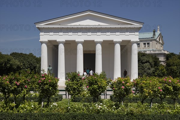 Theseustempel at Volksgarten