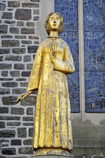 Agatha column