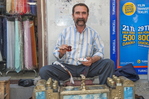 Shoeshiner