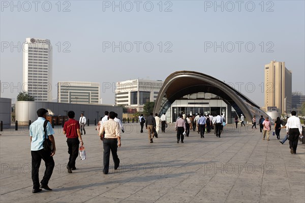 People going towards the Metro in the morning