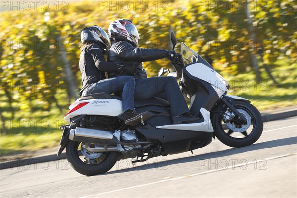 Yamaha X-Max 250 motor scooter
