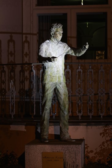 Memorial for Herbert von Karajan in front of his parental home on Elisabethkai