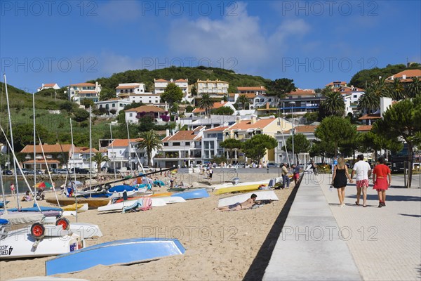 Sao Martinho do Porto beach