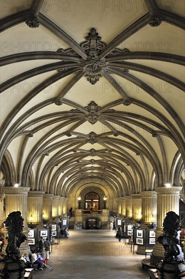 Entrance hall of the Hamburg city hall