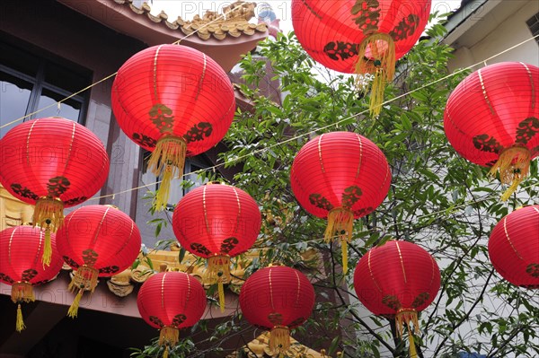 Red lanterns in front of the Sakya Muni Buddha Gaya Temple