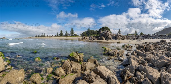 Sandy beach beach of Mount Manganui