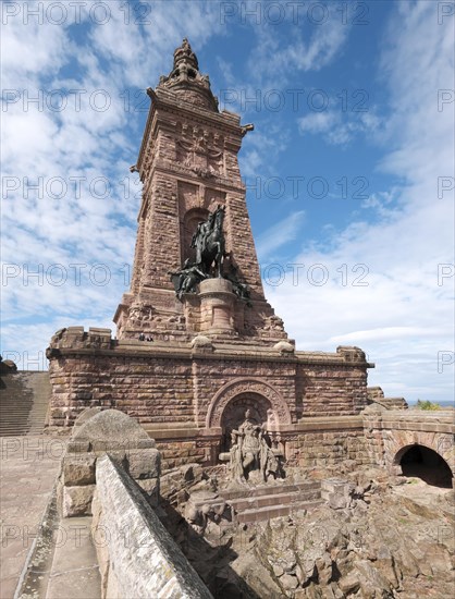 Figure of Friedrich I. Barbarossa and equestrian statue of Emperor Wilhelm I.
