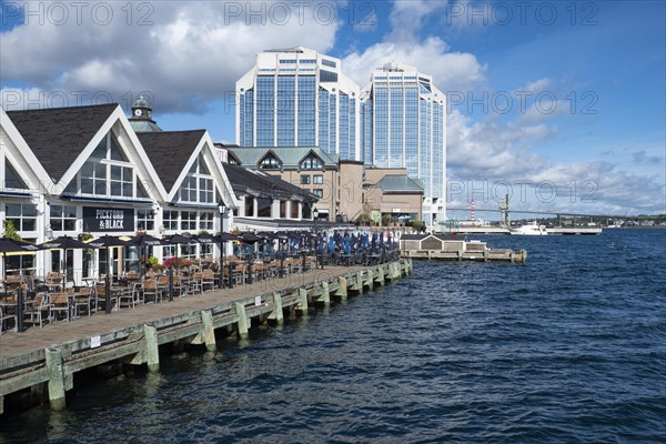 Shore promenade