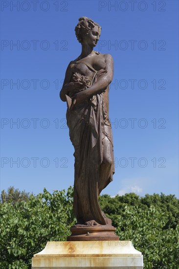 Statue