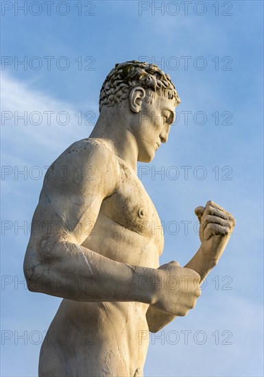 Athlete statue at Stadio dei Marmi