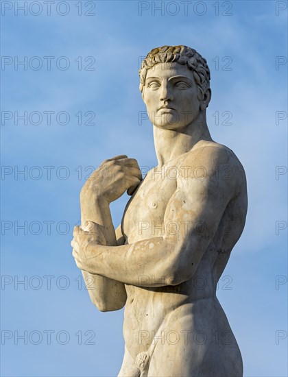 Athlete statue at Stadio dei Marmi