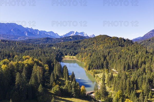 Lake Grubsee and Wetterstein range