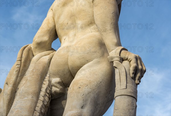 Athlete statue at Stadio dei Marmi