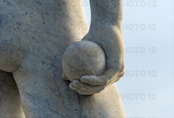 Athlete statue at Stadio dei Marmi