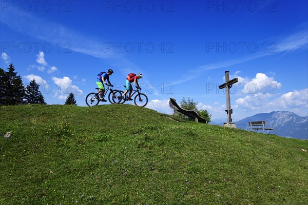 Mountain bikers on the Moeslalmkogel