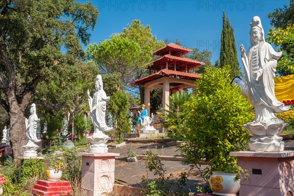 Hong Hien Pagoda Park