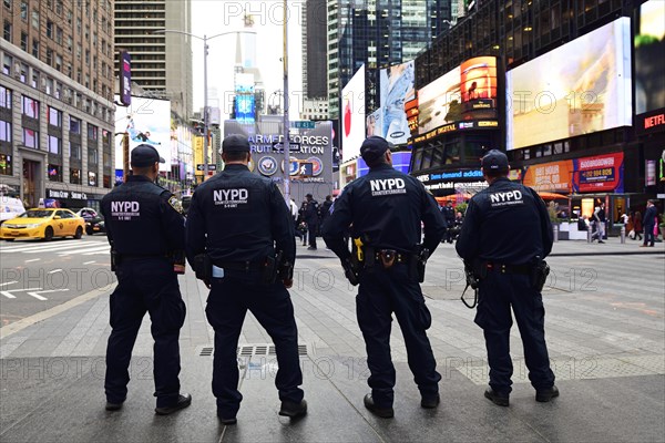 Anti-terrorist police patrol Times Square