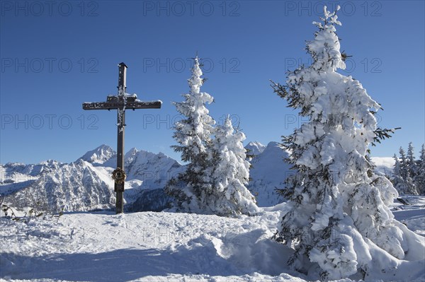 Summit cross