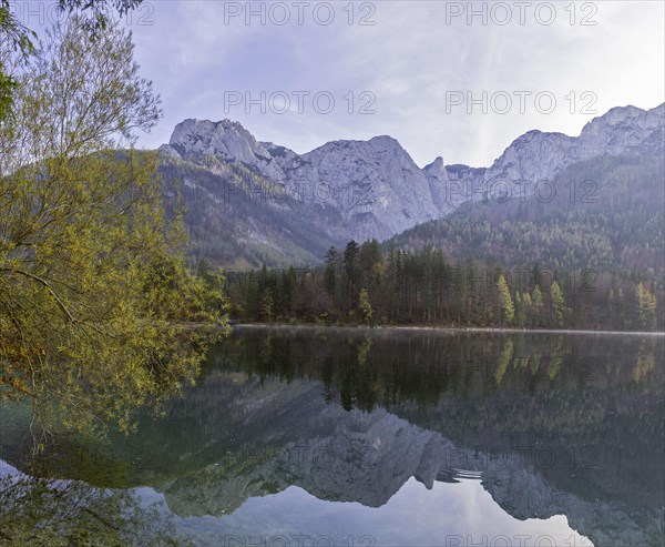 Autumn atmosphere at the Langbathsee