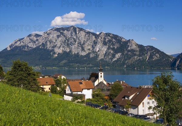 Unterach am Attersee with HoellengebirgeSalzkammergut