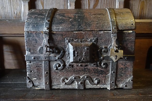 Medieval chest
