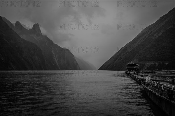 Landing bridges in the Three Gorges Dam on the Yangtze River