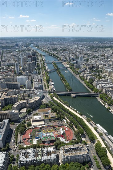 City view with bridges over the Seine