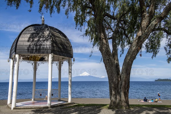 Pavilion on the beach promenade at the lake Llanquihue