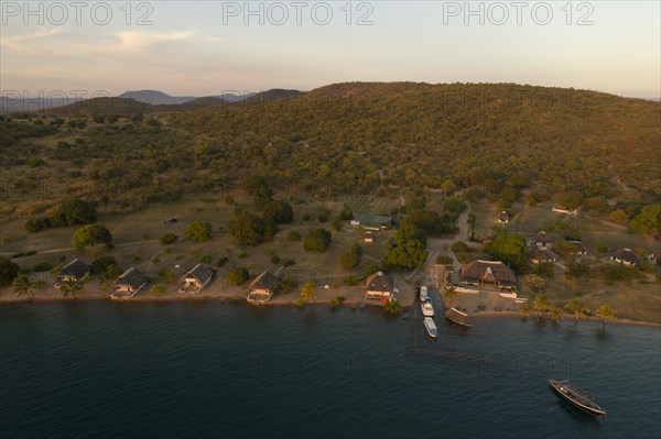 Lakeshore Lodge