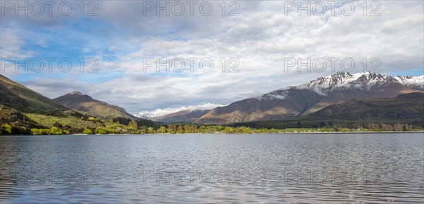 Snow covered mountains at Lake Wanaka