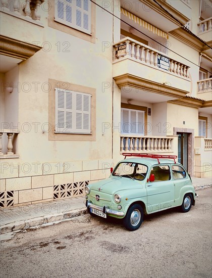 Oldtimer, Fiat 500 parked at the roadside