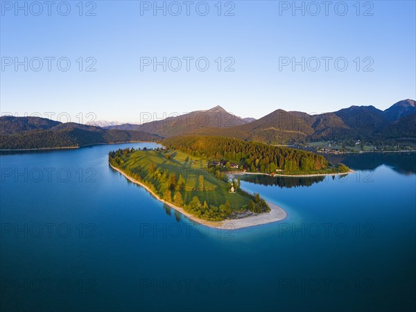 Walchensee with peninsula dwarfs in the morning light