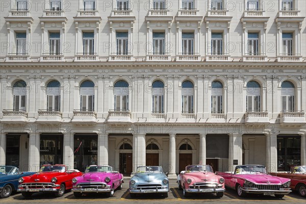 US classic cars from the 1950s can be rented for tourist city tours