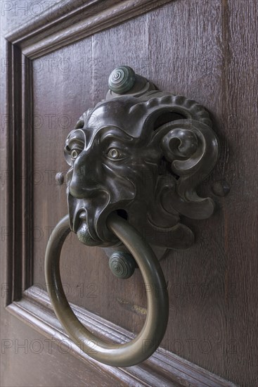 Door knocker at the entrance to the Neue Residenz
