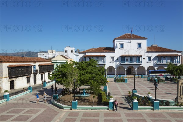 Parque Cespedes with the town hall on the right and the Casa Velazquez on the left