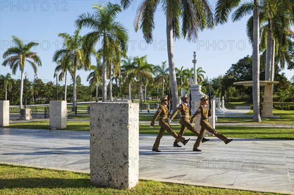 Guard changing ceremony at the cementerio Santa Ifigenia