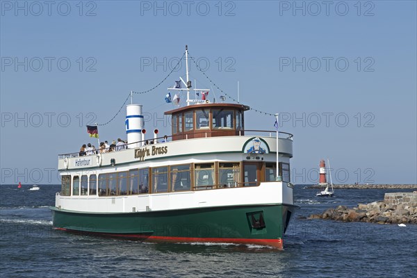 Excursion boat on the Unterwarnow
