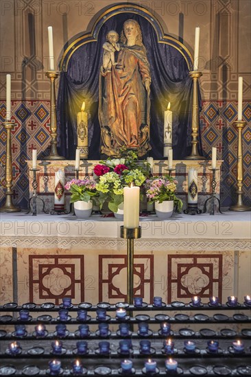 Side altar