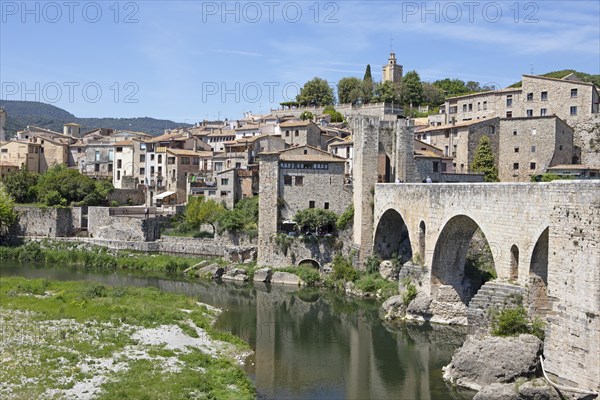 City view Besalu at the Rio Fluvia